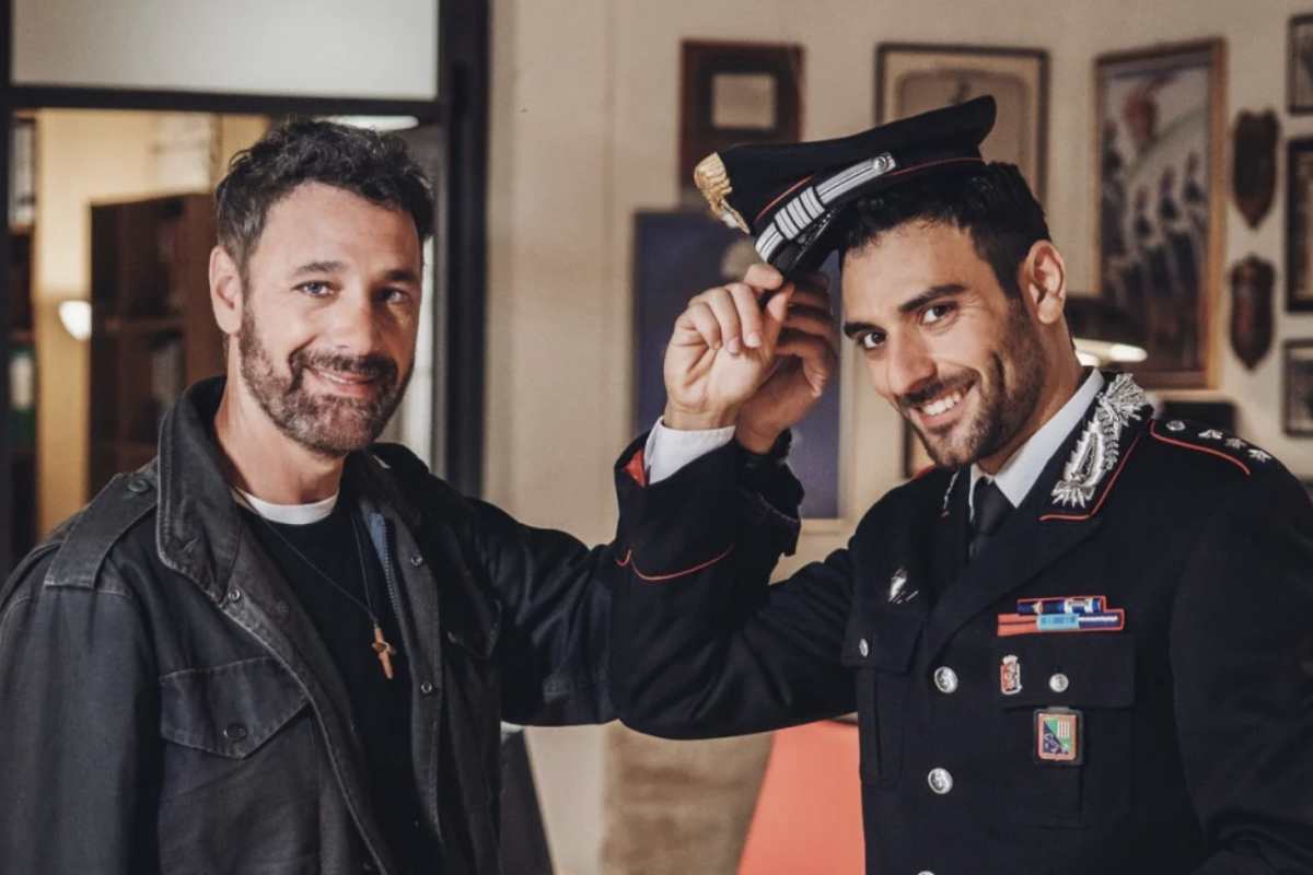 Il maresciallo Nino Cecchini è senza dubbio uno dei personaggi più amati nella storia di Don Matteo. Presente sin dalla prima stagione nel 2000