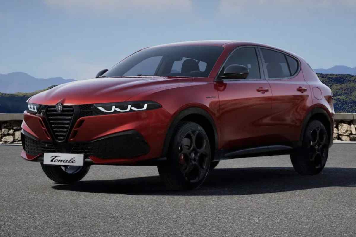 Dal punto di vista meccanico, la Tonale conferma le tre opzioni di motorizzazione: diesel, benzina mild hybrid e plug-in hybrid