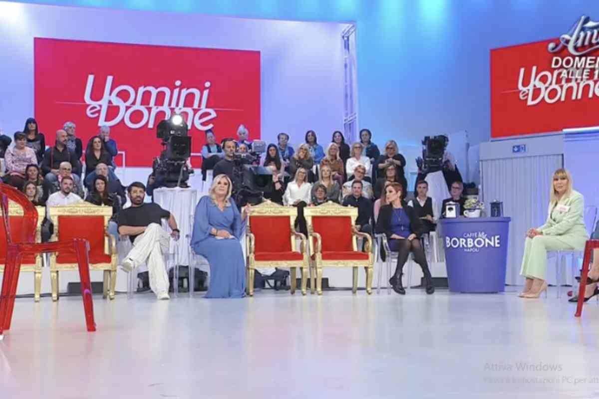 Per colmare il vuoto lasciato da Uomini e Donne e Amici, la rete ha scelto di puntare su una ricca programmazione di film