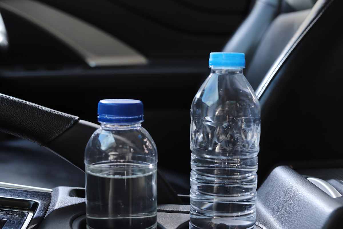 Una bottiglia d'acqua gli costa oltre 10.000€ di riparazione su una Hyundai