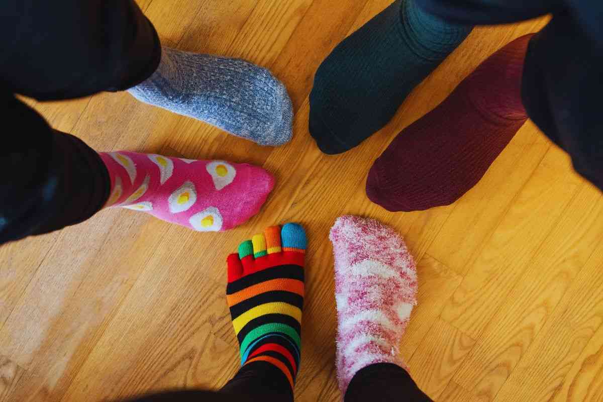 come riciclare i calzini spaiati