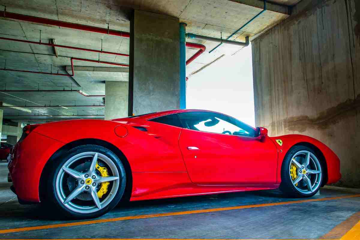 Ferrari al prezzo di un'utilitaria