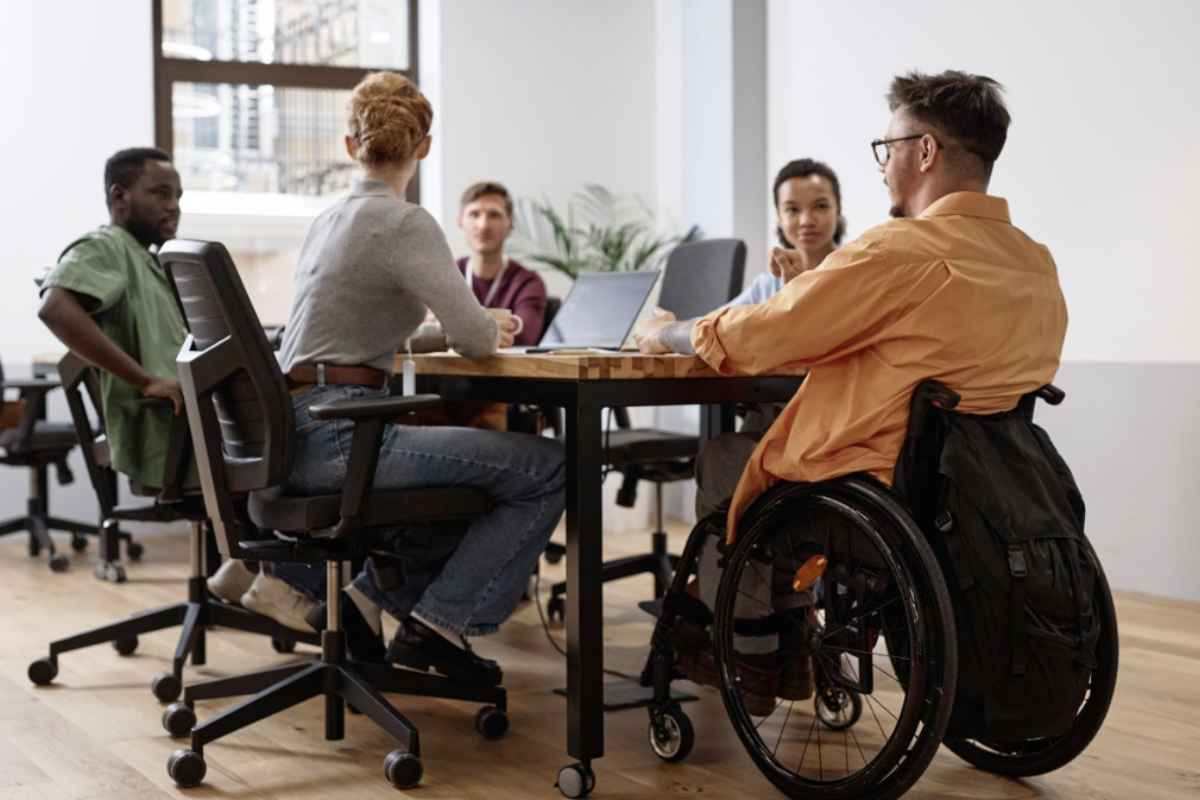 Per quanto riguarda il lavoro, la normativa prevede strumenti specifici anche per chi è invalido civile senza certificazione di handicap