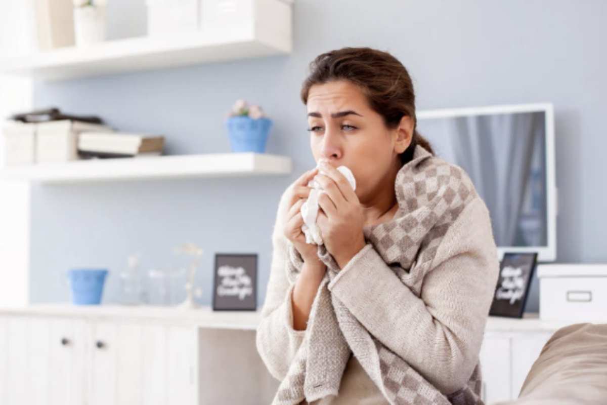 Nel caso di tosse con produzione di muco, è consigliabile limitare il consumo di alimenti che favoriscono la formazione di catarro